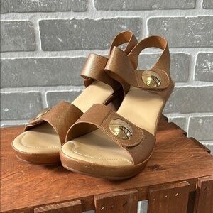 NEW Patrizia By Spring Step 42 US 10 Sling Back Sandal Dade Bronze Button Accent